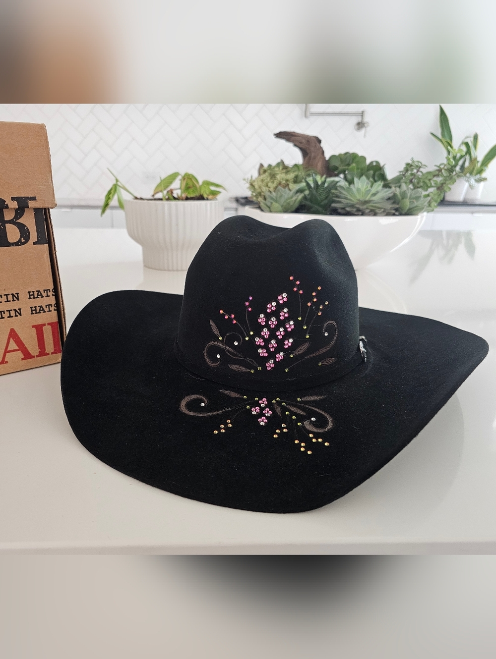 Women's Black Cowgirl Justin Western Felt Hat with Pink Floral Swarovski
